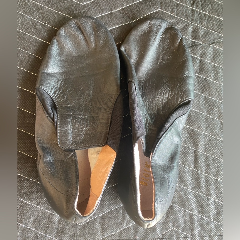 Women’s Bloch Black Leather Elasta Jazz Booties